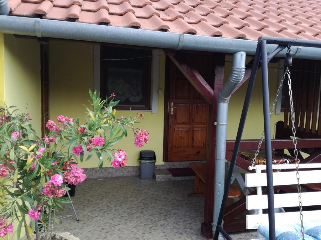 Ferienwohnung Tahiti Apartman Hajdúszoboszló Exterior foto
